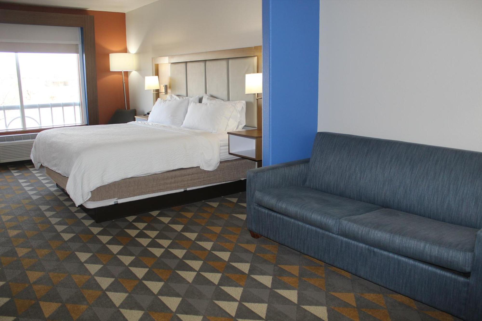 Holiday Inn Express Rockford-Loves Park By Ihg Exterior photo